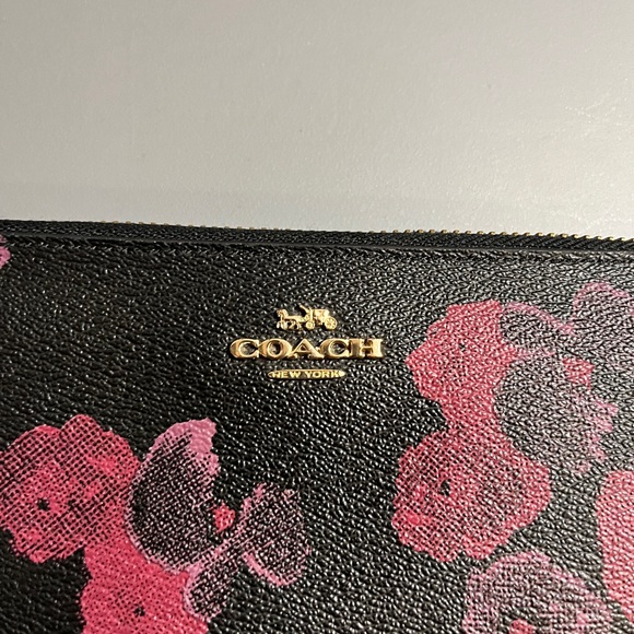 Coach Black Floral Zip Around Wallet Gold Hardware - Picture 3 of 14